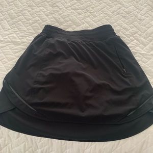 Like new! Lululemon women’s size 6